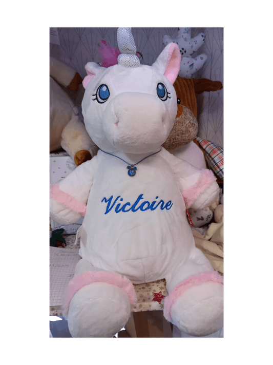 Aurore, la licorne blanche